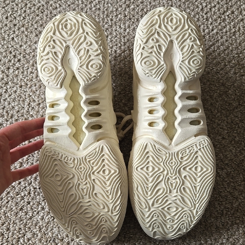Brand New Nike Cosmic Unity 2 Sneakers - Picture 4 of 4